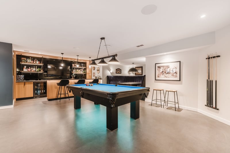 Luxury estate at 2021 Rue des Saules, St-Bruno-de-Montarville, QC — photo 30
