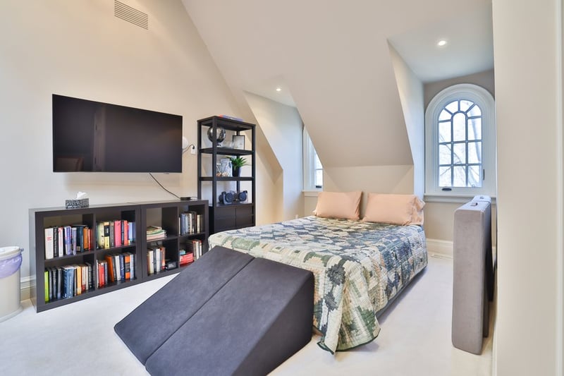 Luxury estate at 20 Cluny Drive, Toronto, ON — photo 32