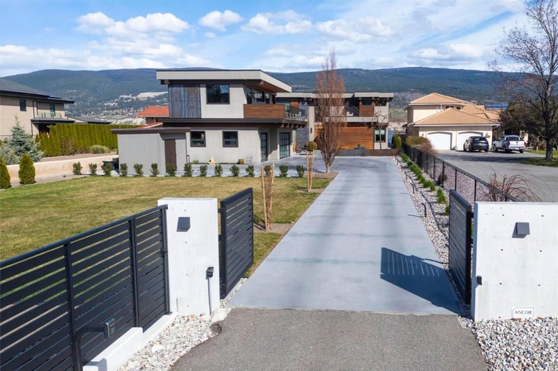 Luxury estate at 5818 Dale Avenue, Summerland, BC — photo 2