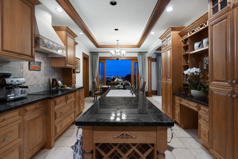 Luxury estate at 707 Eyremount Drive, West Vancouver — photo 8
