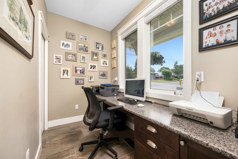 Luxury estate at 3000 22 Street, Vernon, BC — photo 4