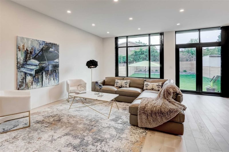 Luxury estate at 16 Lemonwood Drive, Etobicoke, ON — photo 6