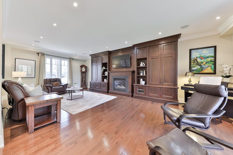 Luxury estate at 80 Oakes Drive, Mississauga, ON — photo 9