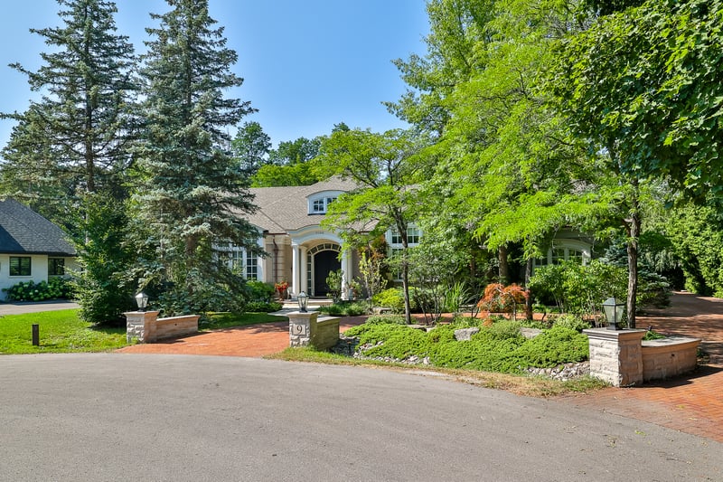 6-bedroom luxury home in 9 Seinecliffe Road, Markham, ON
