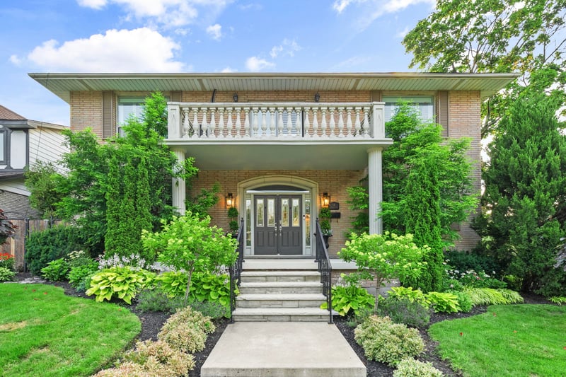 Luxury estate at 14 Delbrook Court, Hamilton, ON — photo 11