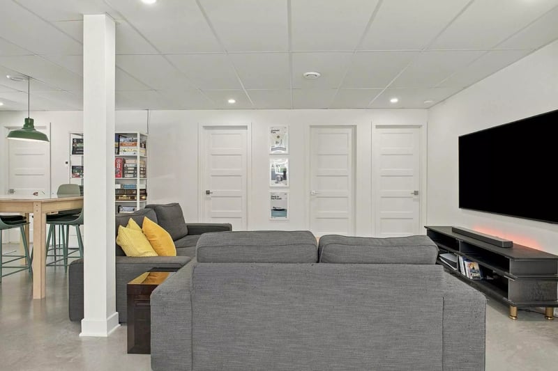 Luxury estate at 18 Rue des Faux Trembles, Eastman, QC — photo 32