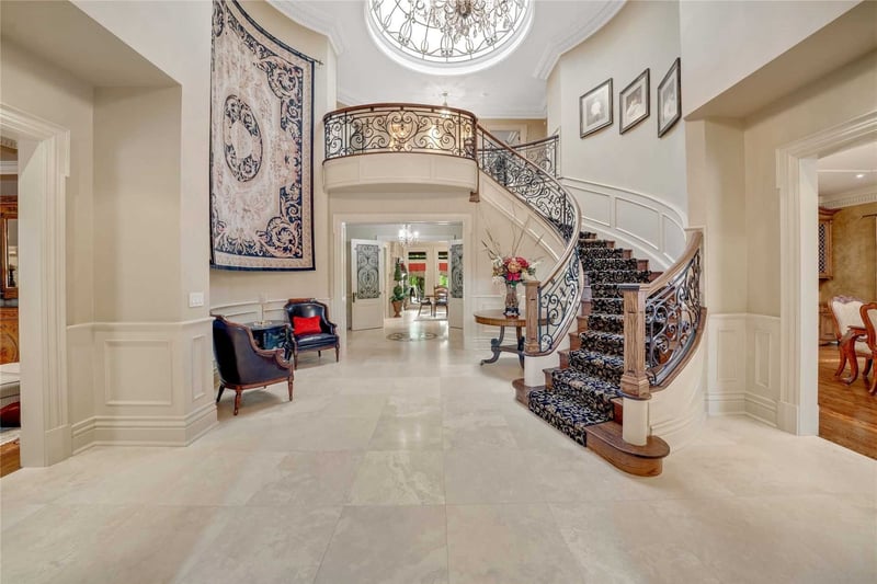 Luxury estate at 76 Scotch Valley Drive, King City — photo 10