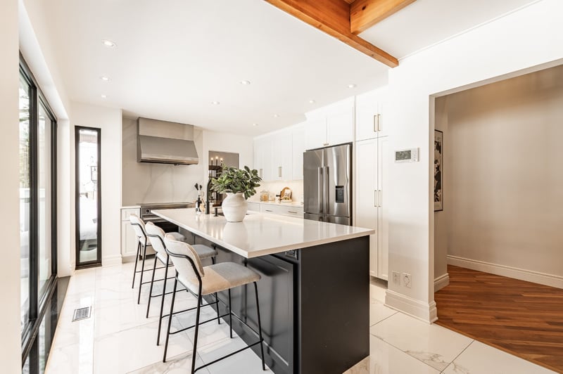 Luxury estate at 1630 Rue du Mont, St-Bruno-de-Montarville, QC — photo 9