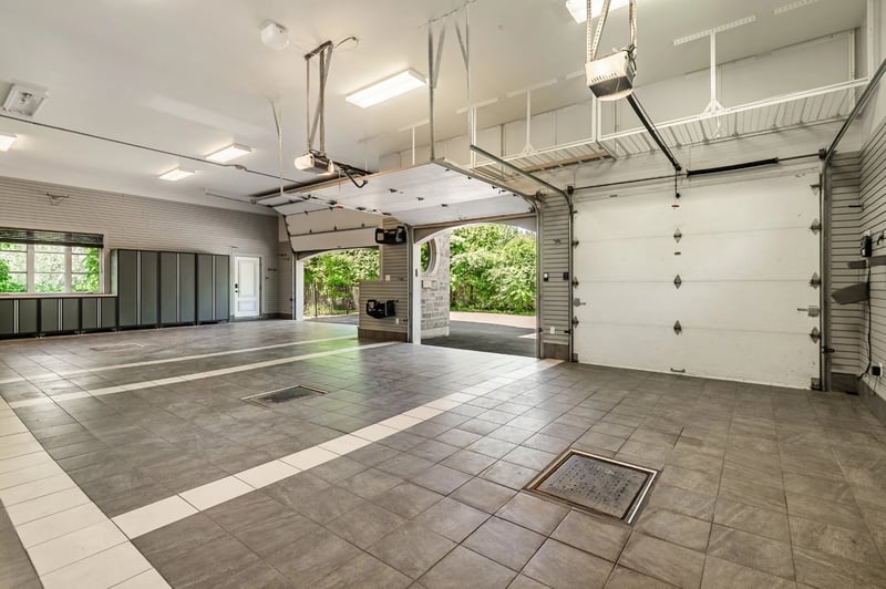 Luxury estate at 708 Rue des Châtaigniers, Boucherville, QC — photo 4