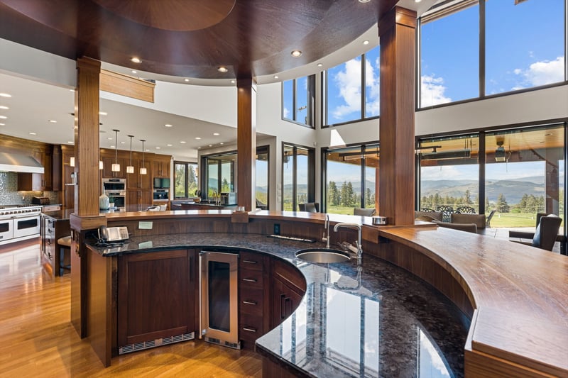 Luxury estate at 6487 Dixon Dam Road, North Okanagan, BC — photo 12