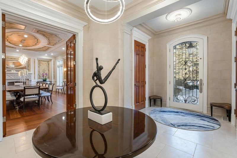 Luxury estate at 45 Bayview Ridge, North York, ON — photo 4