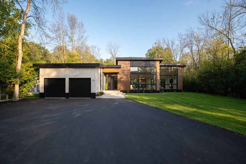 Luxury estate at 22 York Street, Collingwood, ON — photo 2