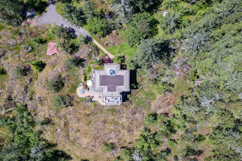 Luxury estate at 4699 Kerryview Drive, Victoria, BC — photo 40