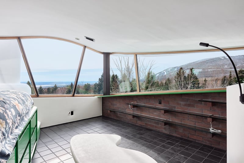 Luxury estate at 215 Mtee des Bois, Saint-Ferreol-les-Neiges — photo 10