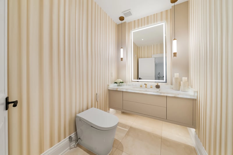 Luxury estate at 3168 Lakeshore Road West, Oakville, ON — photo 18