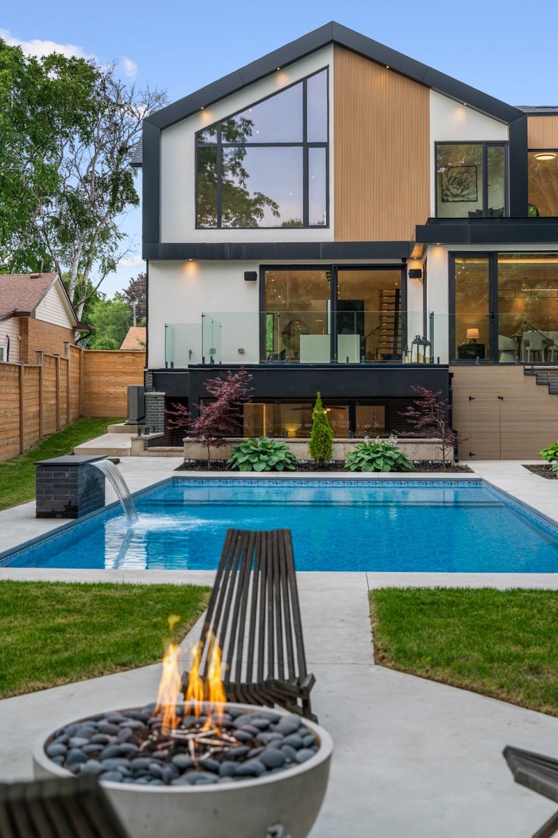 Luxury estate at 298 Strathcona Drive, Burlington, ON — photo 30