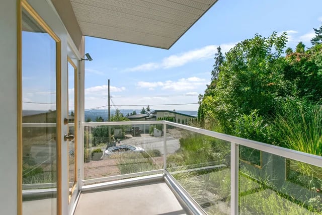 Luxury estate at 530 Craigmohr Drive, West Vancouver, BC — photo 22