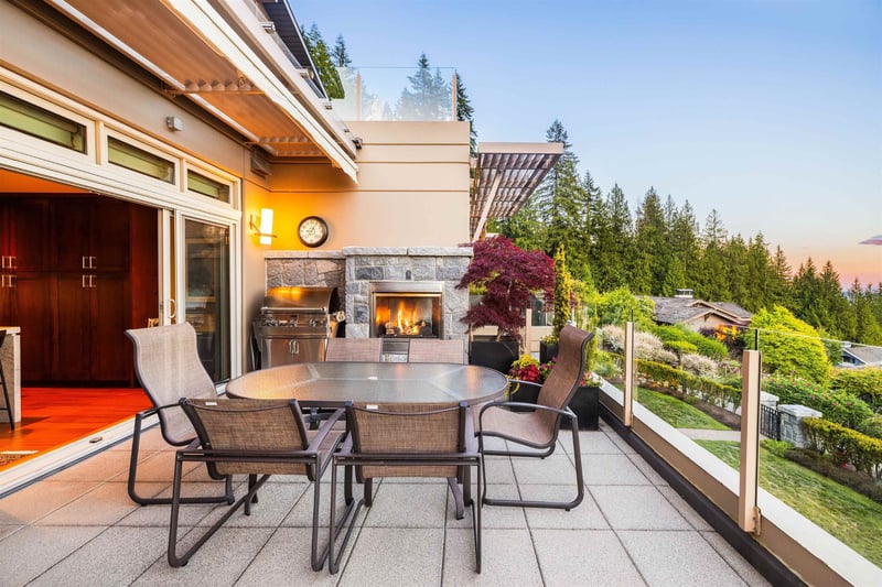 Luxury estate at 2535 Garden Court, West Vancouver, BC — photo 9