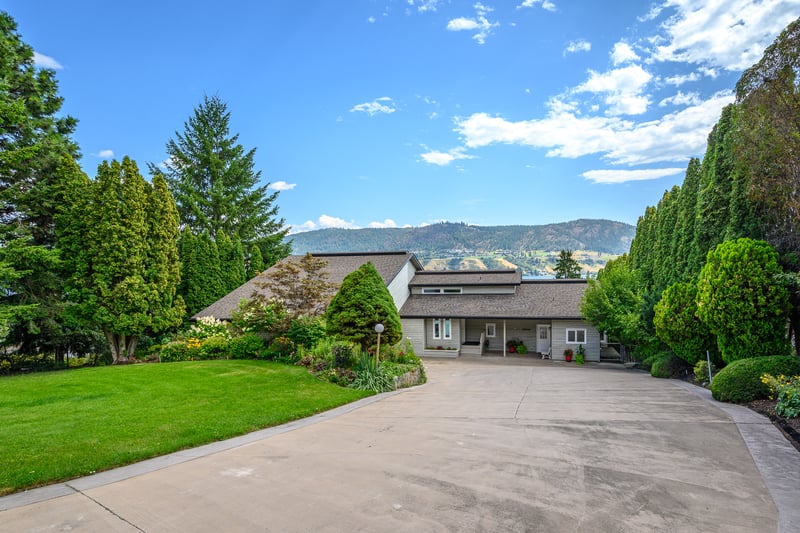 Luxury estate at 7994 Tronson Road, Vernon, BC — photo 41