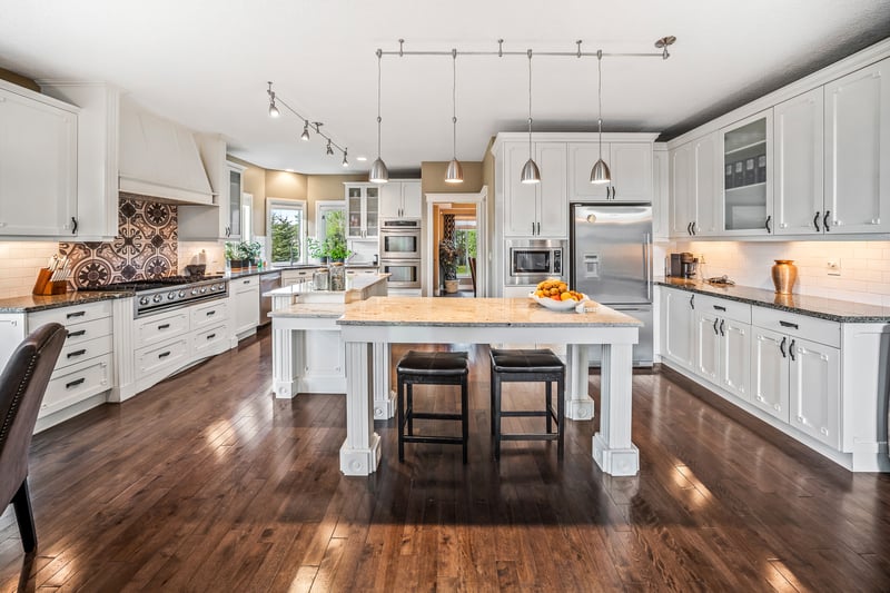 Luxury estate at 40 Blueridge Bay, Calgary, AB — photo 19