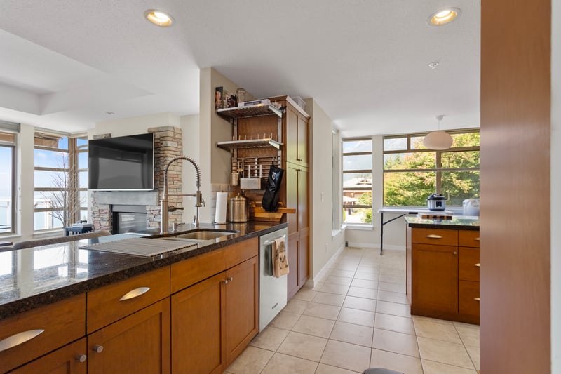 Luxury estate at 8601 Seascape Place, West Vancouver, BC — photo 11