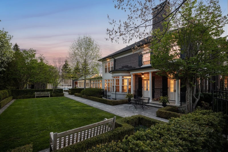 Luxury estate at 472 Gage Street, Niagara-on-the-Lake, ON — photo 2