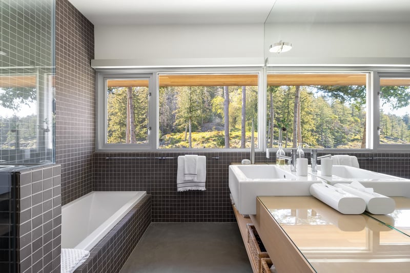 Luxury estate at 931 Ocean Park Lane, Bowen Island, BC — photo 8