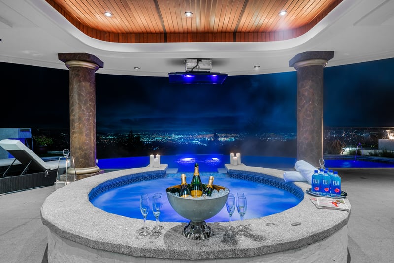 Luxury estate at 1049 Millstream Road, West Vancouver — photo 2