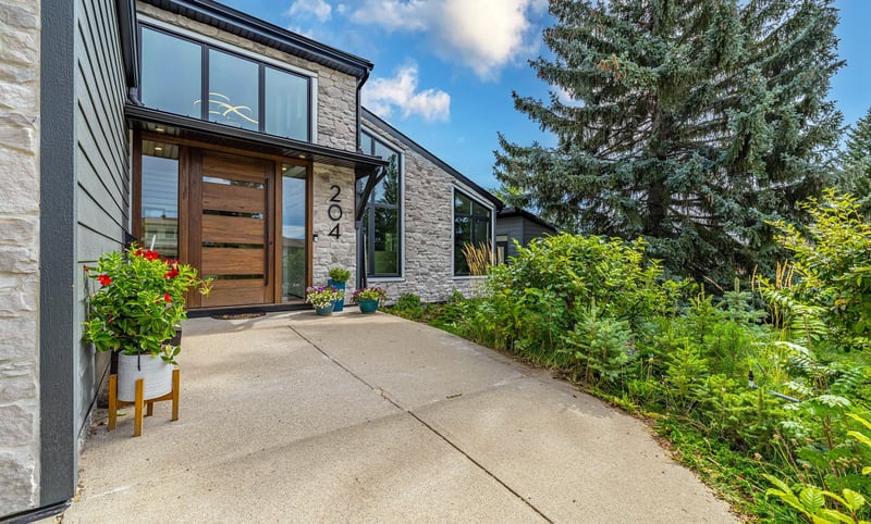 Luxury estate at 204 Pump Hill View SW, Calgary, AB — photo 32