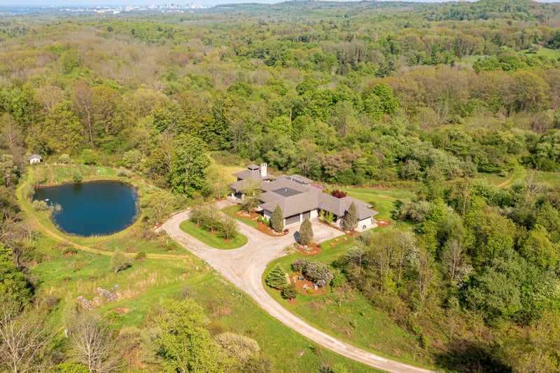 Luxury estate at 1099 Mineral Springs Road, Hamilton, ON — photo 3