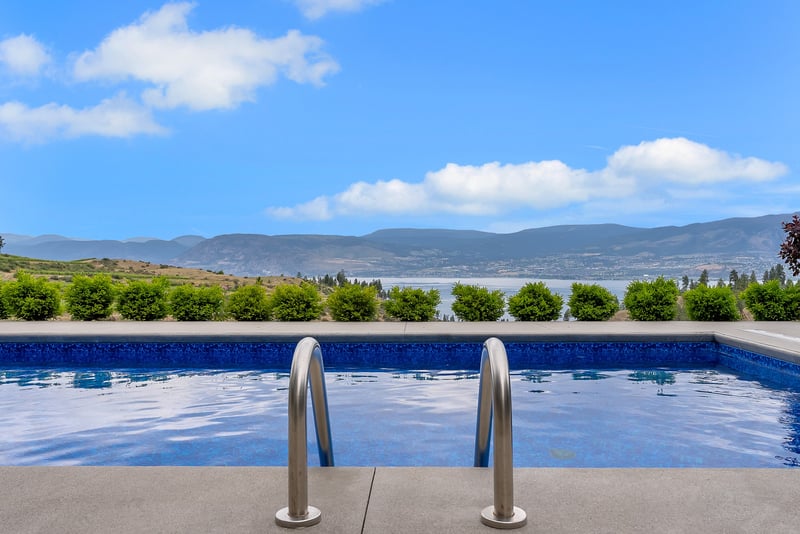 Luxury estate at 5725 Mountainside Drive, Kelowna, BC — photo 4