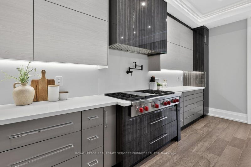 Luxury estate at 533 Carson Lane, Oakville, ON — photo 14