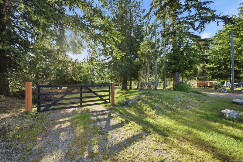 Luxury estate at Lot B Sa-Seen-Os Road, Youbou, BC — photo 11