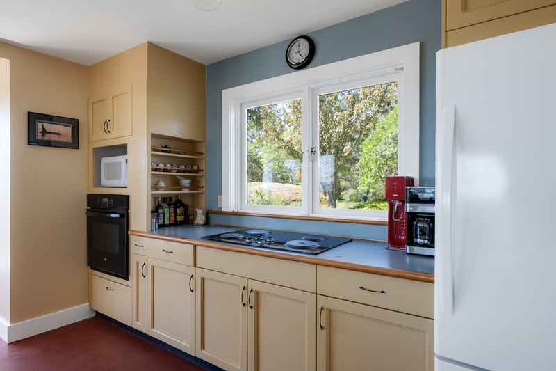 Luxury estate at 4699 Kerryview Drive, Victoria, BC — photo 17