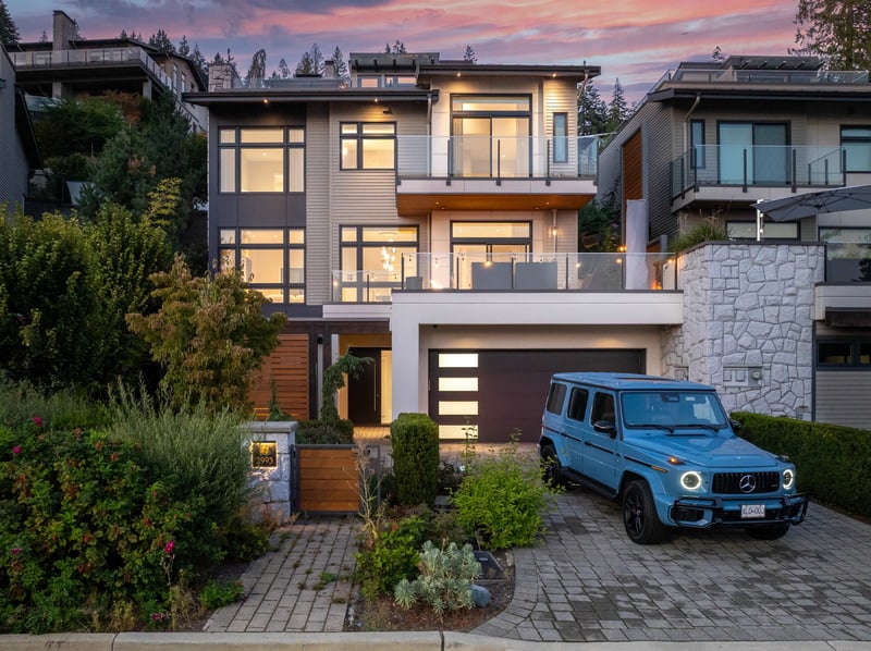 4-bedroom luxury home in 2993 Burfield Place, West Vancouver, BC