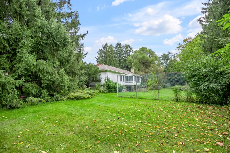 Luxury estate at 49 Thornwood Drive, Hamilton, ON — photo 15