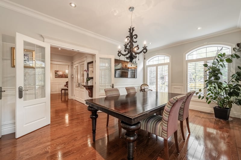 Luxury estate at 533 Rue des Falaises, Mont-Saint-Hilaire, QC — photo 8