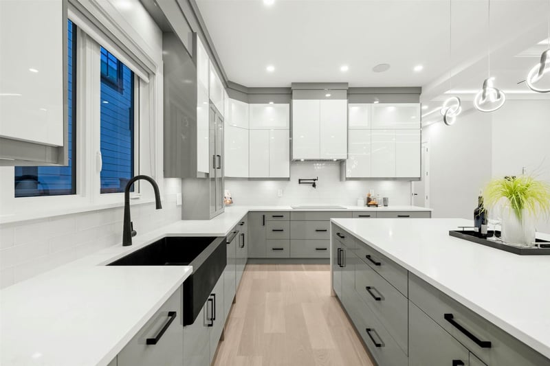 Luxury estate at 2096 Bowler Drive, Surrey, BC — photo 12
