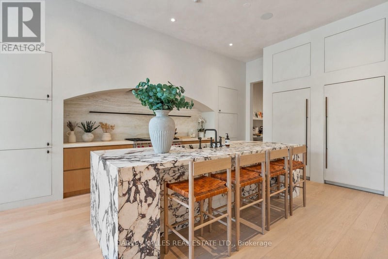 Luxury estate at 424 Lytton Boulevard, Toronto, ON — photo 10