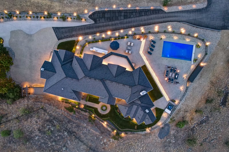 Luxury estate at 1520 Vineyard Drive, West Kelowna, BC — photo 4