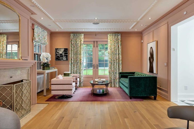 Luxury estate at 31 Sandringham Drive, Toronto — photo 12