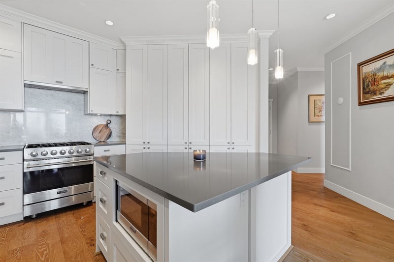 Luxury estate at PH512 - 14855 Thrift Avenue, White Rock, BC — photo 15