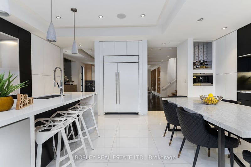 Luxury estate at 47 De Vere Gardens, North York, ON — photo 9