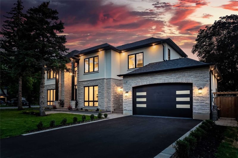 Luxury estate at 297 Savoy Crescent, Oakville — photo 13