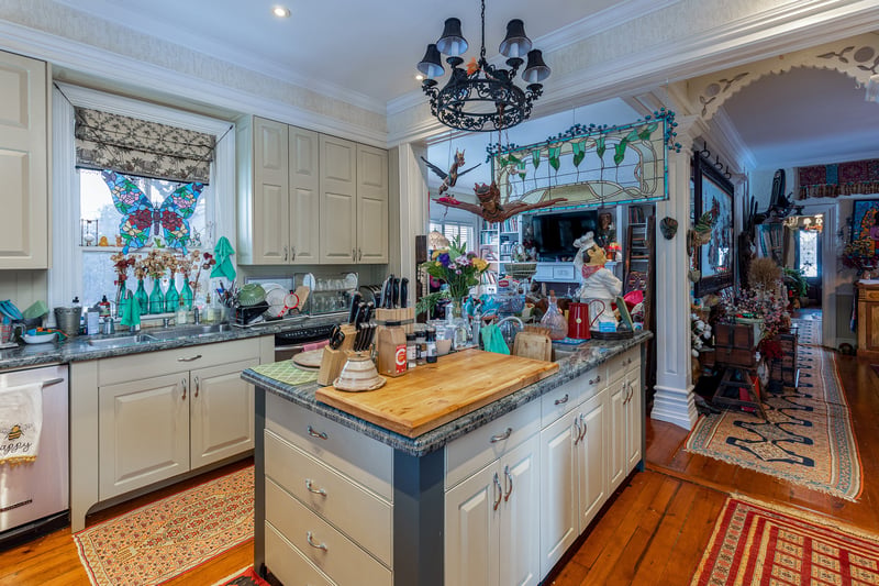 Luxury estate at 103 Thomas Street, Milton, ON — photo 16