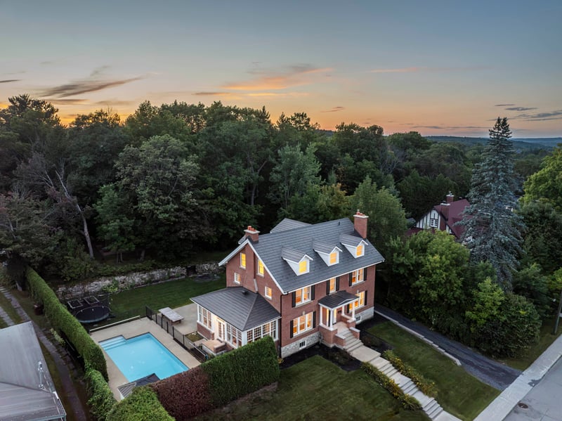 6-bedroom luxury home in 427 Rue Victoria, Sherbrooke, QC