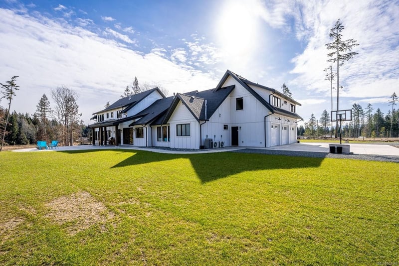 Luxury estate at 5180 Willis Way, Courtenay, BC — photo 3