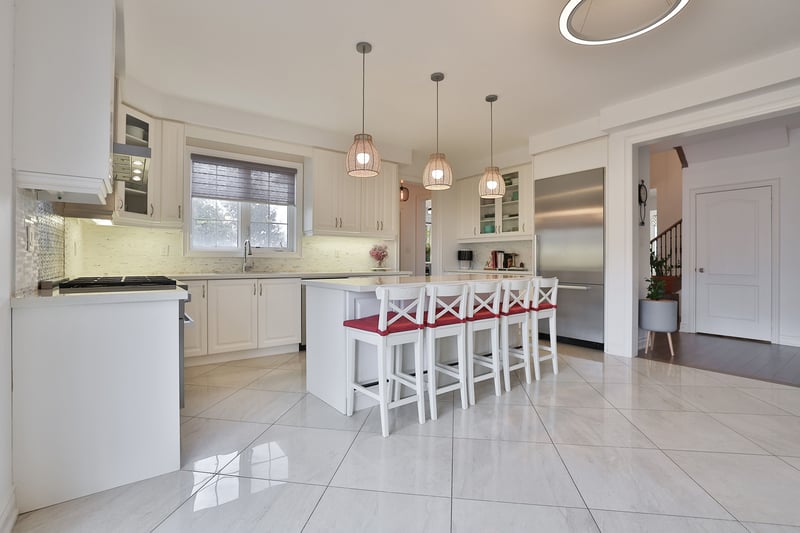 Luxury estate at 491 Threshing Mill Boulevard, Oakville, ON — photo 8