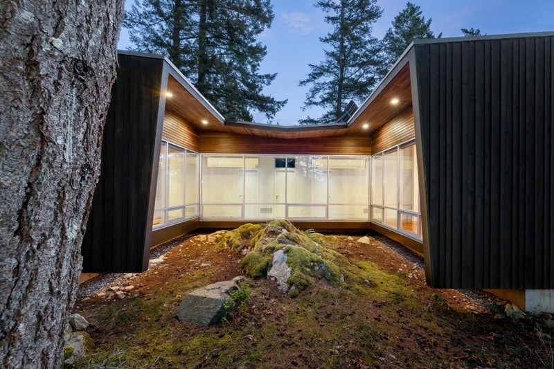 Luxury estate at 671 Bowen View Road, Port Mellon, BC — photo 7