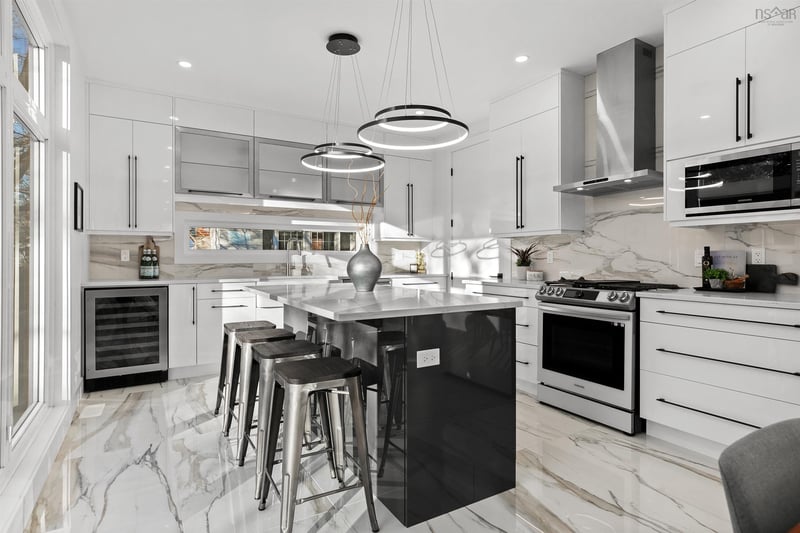 Luxury estate at 1020 Bellevue Avenue, Halifax, NS — photo 3